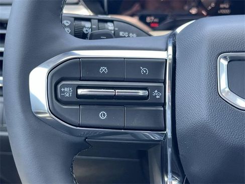 New 2025 GMC Acadia Elevation image 13