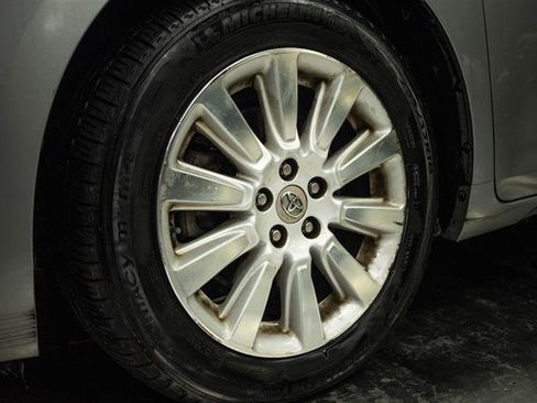 Used 2012 Toyota Sienna Limited w/ Premium Pkg FWD image 3