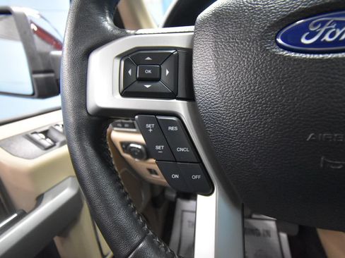 Used 2017 Ford F150 Lariat w/ Equipment Group 502A Luxury AWD/4WD image 13