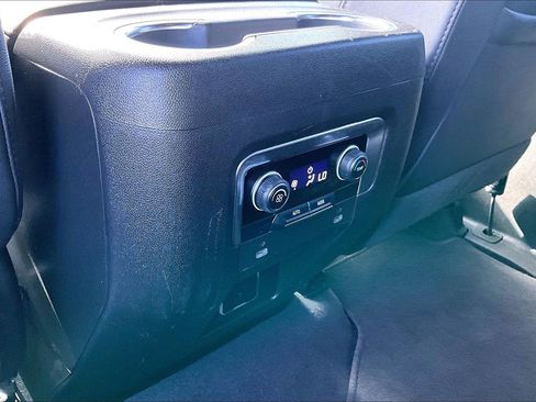 Used 2024 Chevrolet Tahoe LT RWD image 11