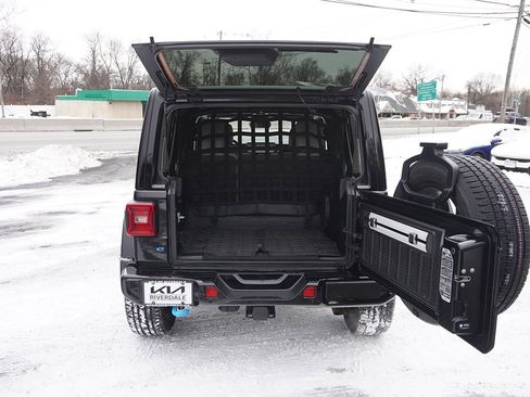 Used 2021 Jeep Wrangler Unlimited Sahara image 20