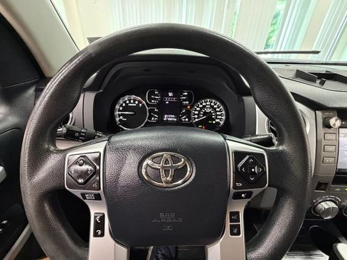 Used 2018 Toyota Tundra SR5 w/ SR5 Upgrade Package AWD/4WD image 23