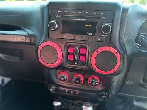Used 2012 Jeep Wrangler Unlimited Sport AWD/4WD image 15