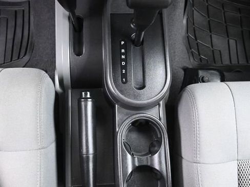 Used 2009 Jeep Wrangler Unlimited Sahara AWD/4WD image 15