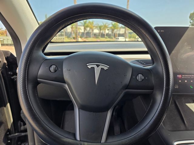 Used 2025 Tesla Model Y Long Range RWD image 19