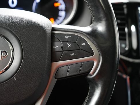 Used 2020 Jeep Grand Cherokee Overland AWD/4WD image 17