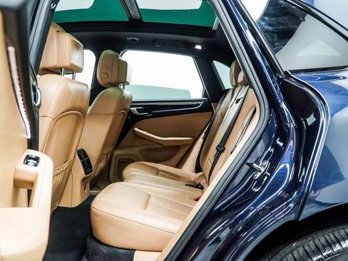 Used 2017 Porsche Macan S image 39