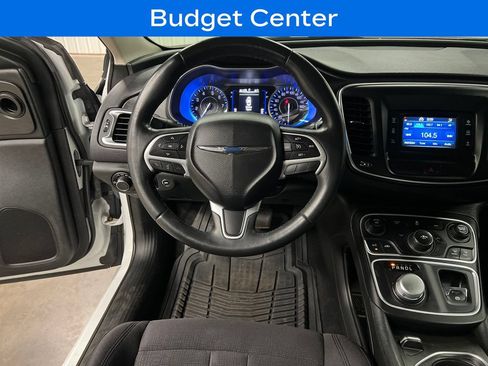Used 2015 Chrysler 200 Limited w/ Convenience Group FWD image 17