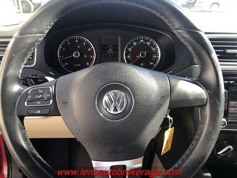 Used 2012 Volkswagen Jetta SE FWD image 13