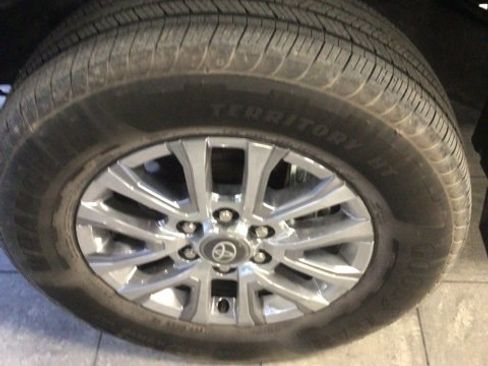 Certified 2025 Toyota Tacoma TRD Sport image 5