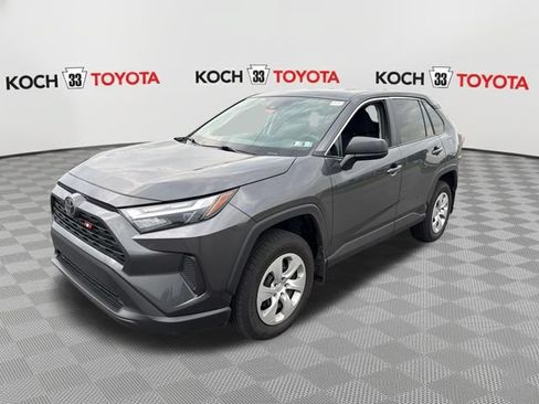 Used 2024 Toyota RAV4 LE AWD/4WD image 3
