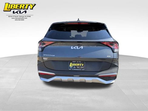 Used 2024 Kia Sportage LX AWD/4WD image 6
