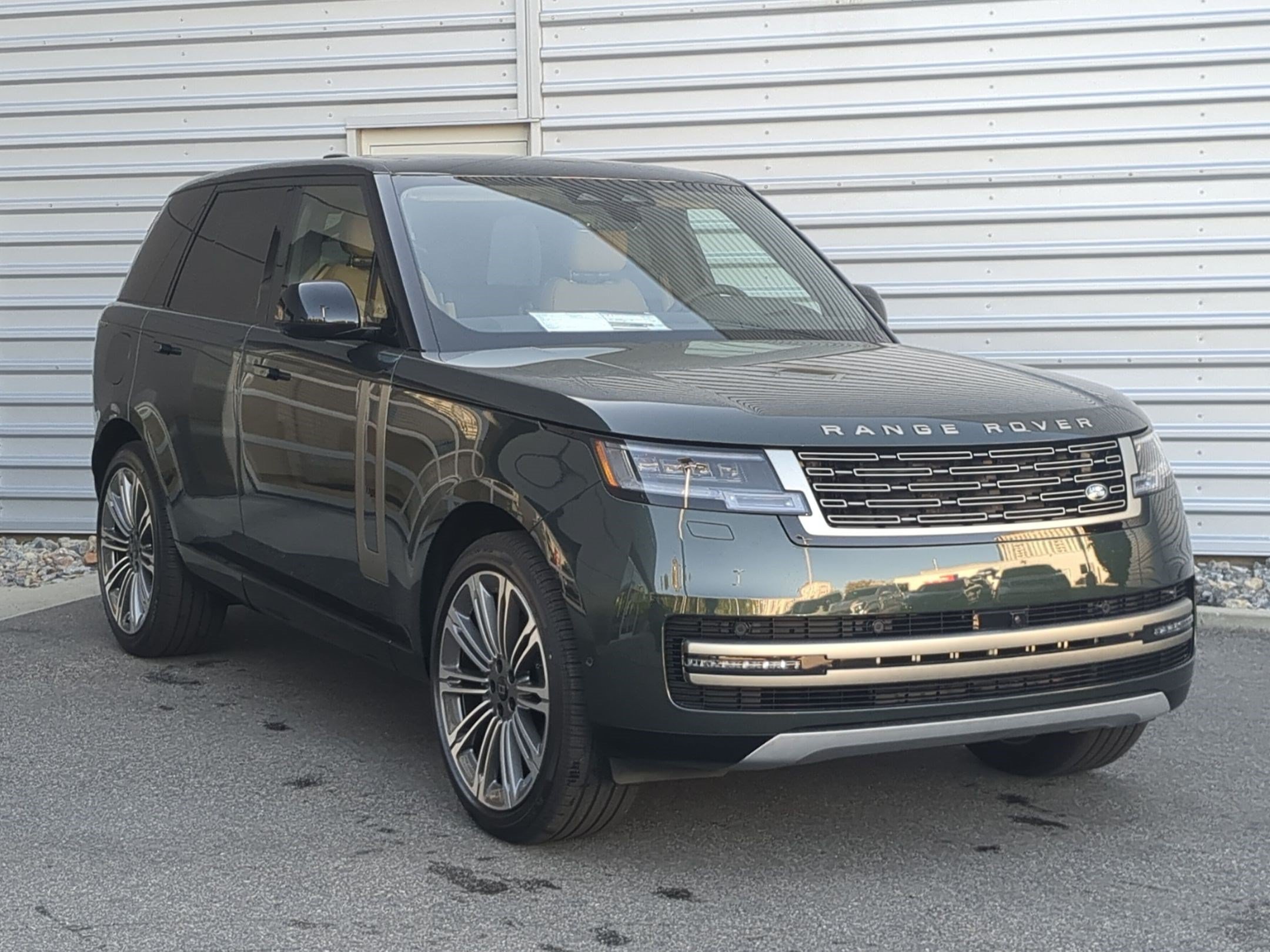 New 2027 Land Rover Range Rover SE AWD/4WD image 3