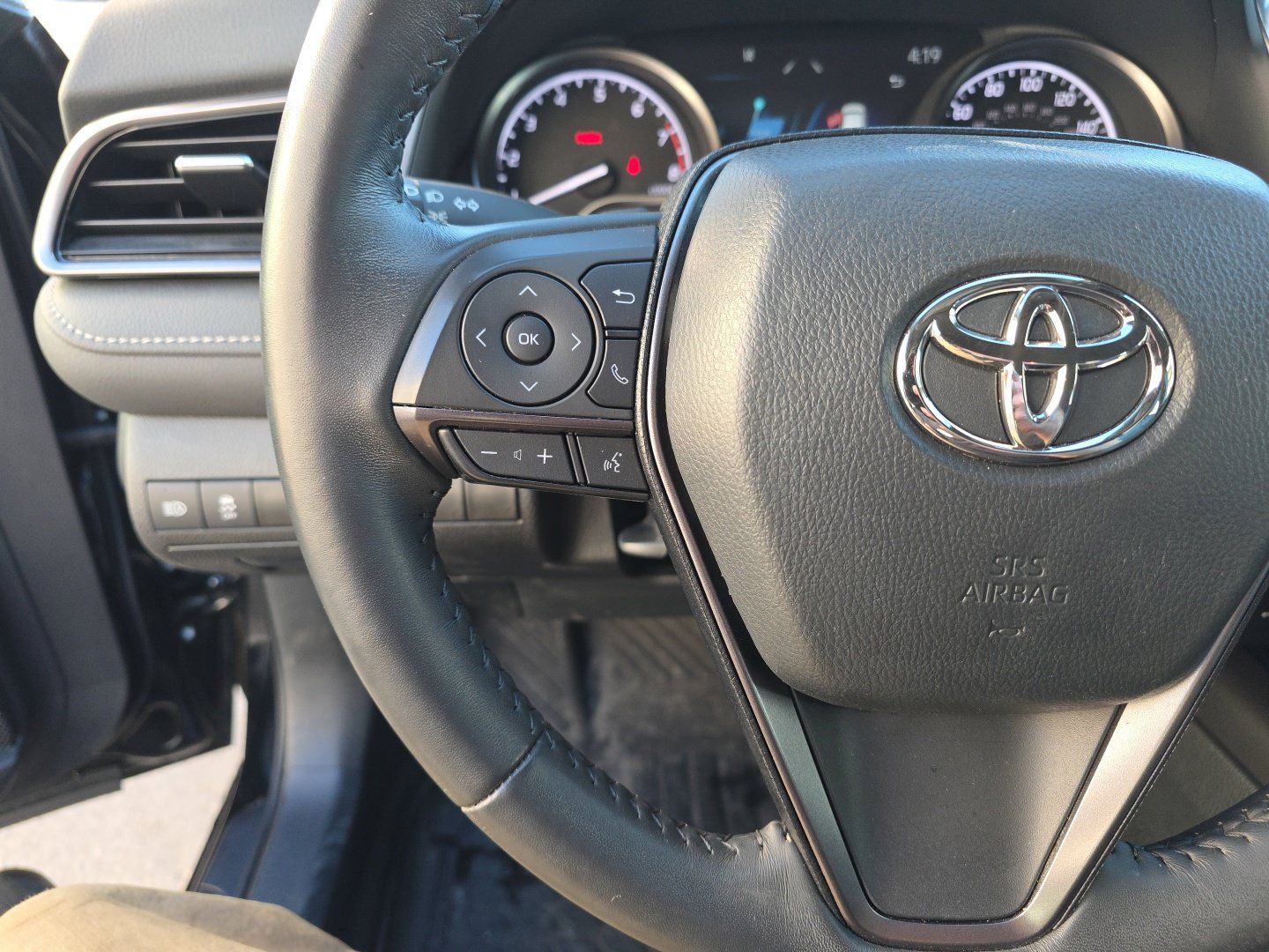 Used 2024 Toyota Camry SE AWD/4WD image 11