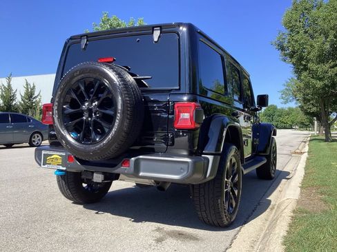 Used 2022 Jeep Wrangler Unlimited Sahara w/ Cold Weather Group AWD/4WD image 2