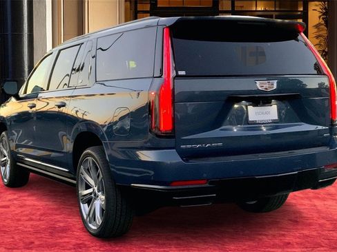 New 2026 Cadillac Escalade ESV Sport image 4
