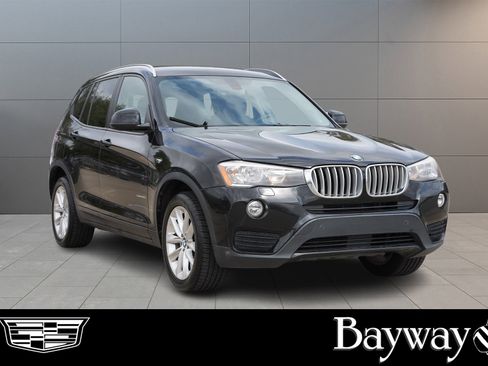 Used 2017 BMW X3 sDrive28i image 3