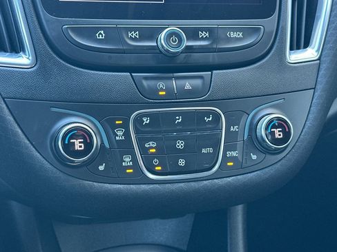 Used 2021 Chevrolet Malibu LT image 22