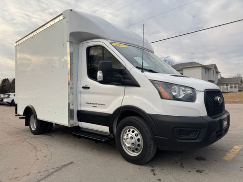 Used 2024 Ford Transit 350 DRW image 3