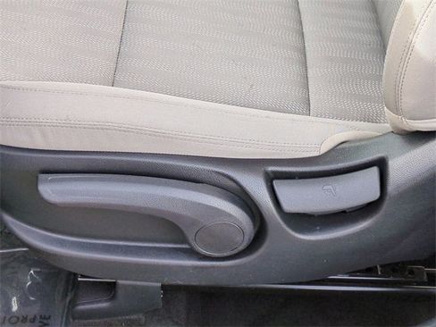 Used 2022 Kia Sportage LX image 12