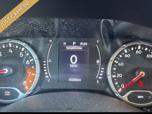 Used 2017 Jeep Renegade Latitude w/ Popular Equipment Group AWD/4WD image 8