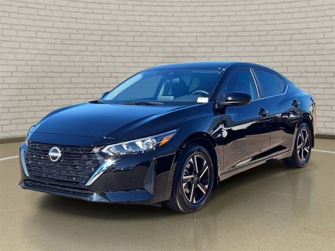 Used 2025 Nissan Sentra SV image 1