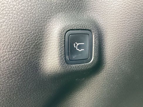Used 2023 Jeep Compass Latitude w/ Convenience Group AWD/4WD image 14
