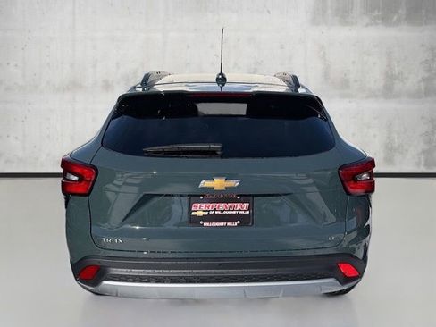 New 2026 Chevrolet Trax LT image 2