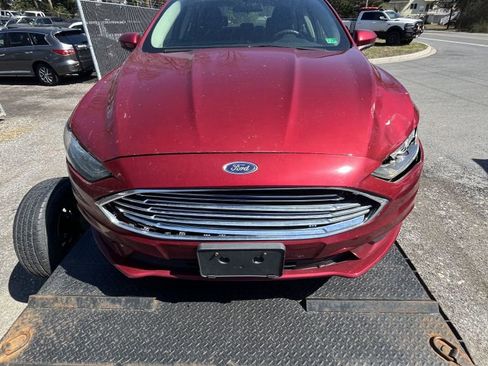 Used 2017 Ford Fusion SE FWD image 3