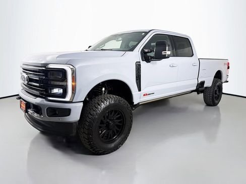 Used 2025 Ford F350 Platinum AWD/4WD image 3