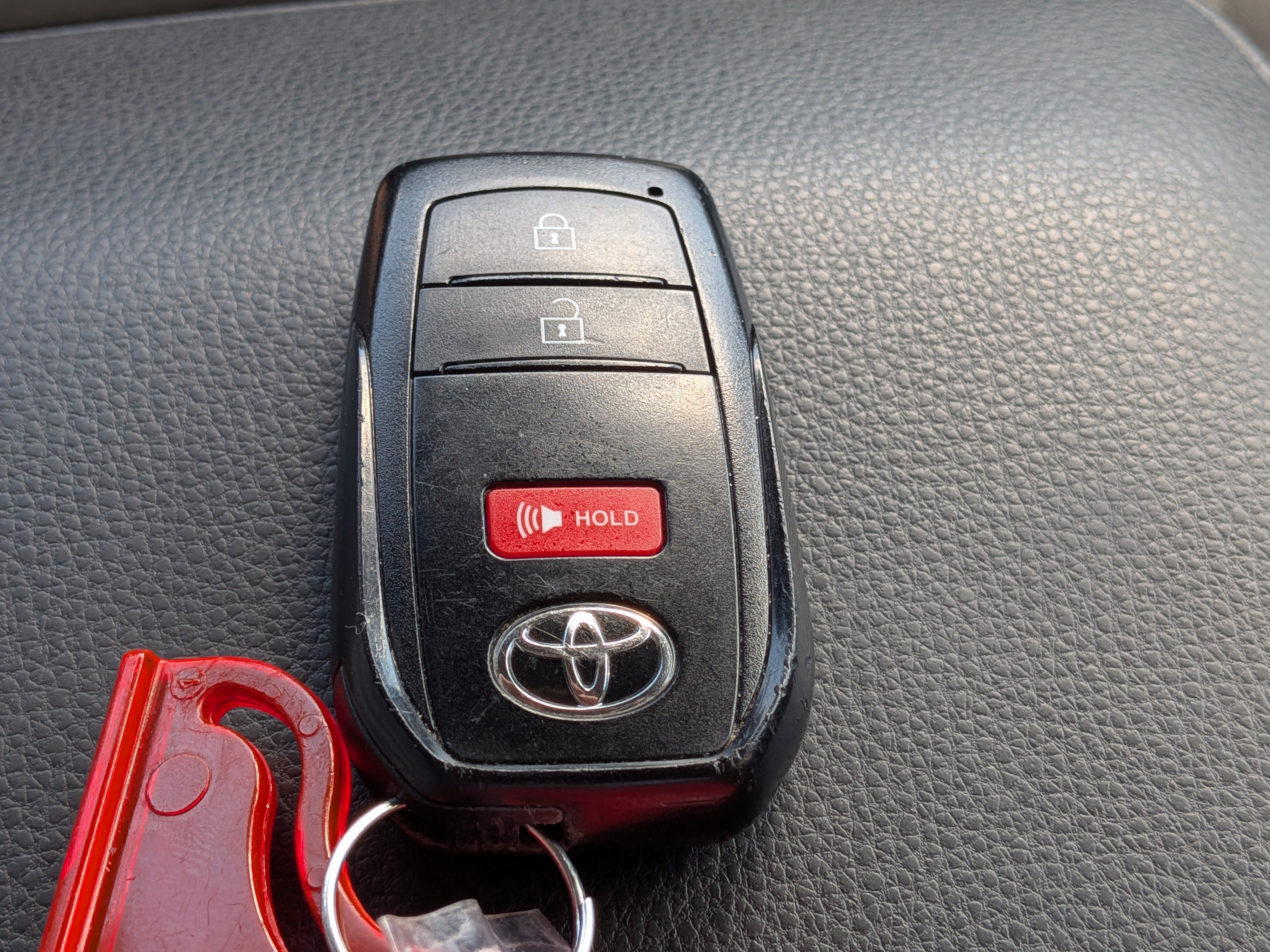 Used 2024 Toyota Tacoma SR5 AWD/4WD image 32