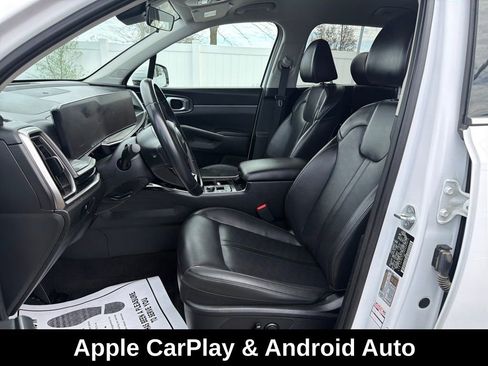 Used 2024 Kia Sorento S image 11