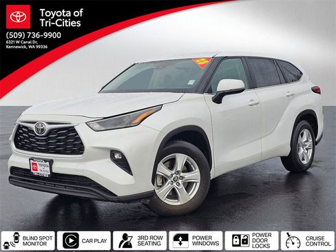 Used 2023 Toyota Highlander LE image 1