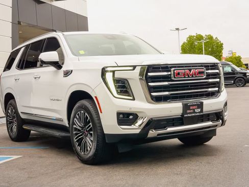 Used 2025 GMC Yukon Elevation RWD image 6
