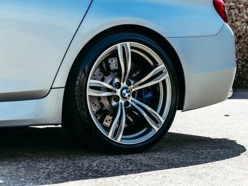 Used 2013 BMW M5 RWD image 41