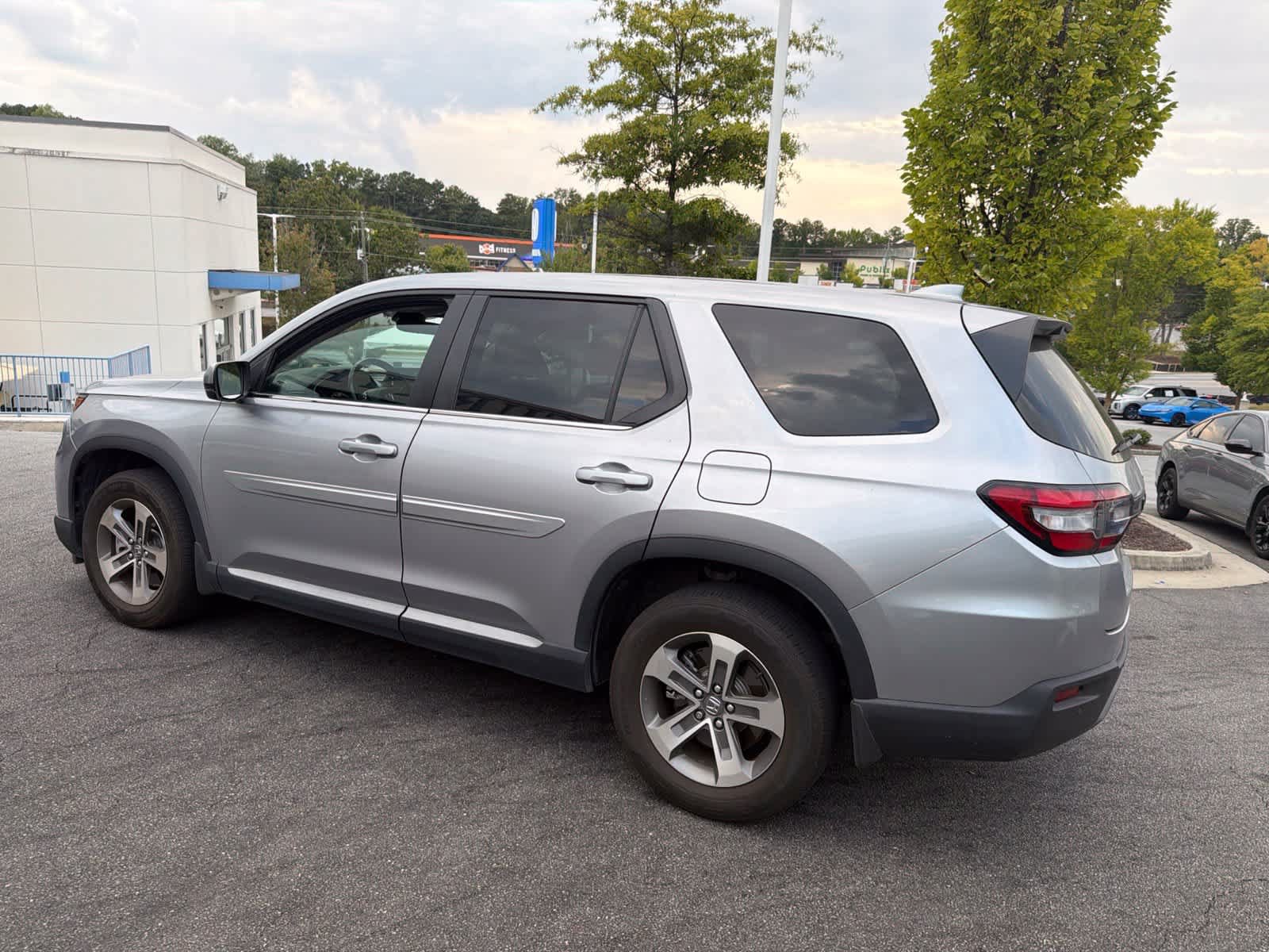 Certified 2025 Honda Pilot EX-L image 8
