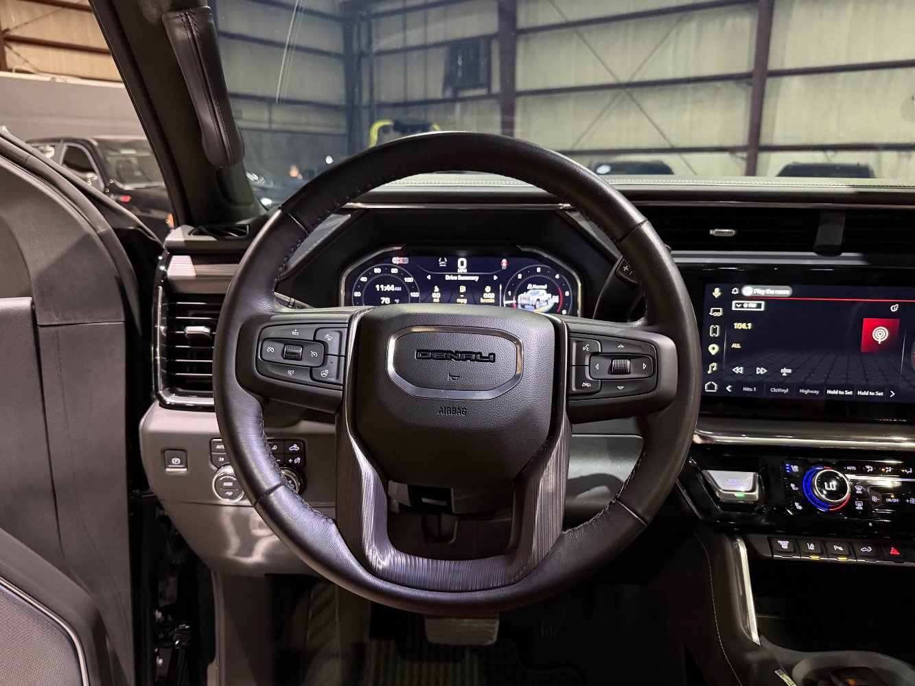 Used 2026 GMC Sierra 2500 Denali Ultimate AWD/4WD image 31