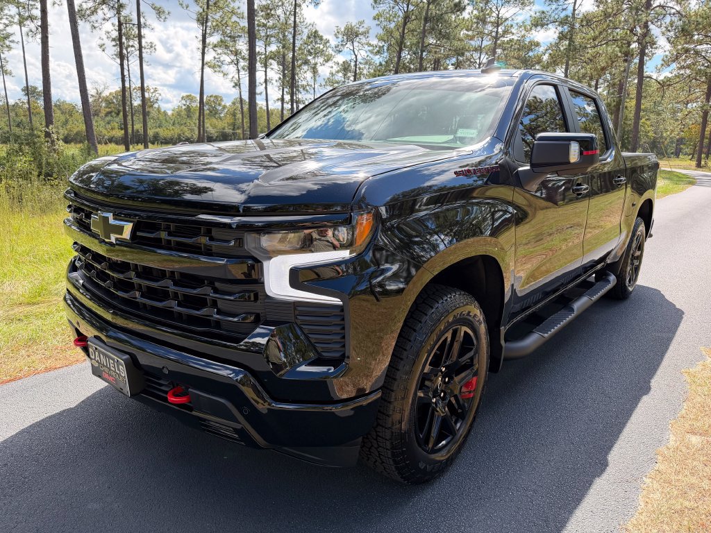 New 2026 Chevrolet Silverado 1500 RST w/ Redline Edition AWD/4WD image 1