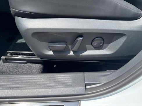 New 2026 Nissan Rogue SV AWD/4WD image 10