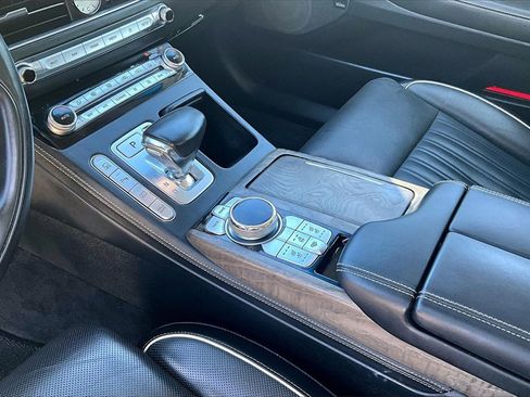 Used 2020 Genesis G90 3.3T Premium image 18