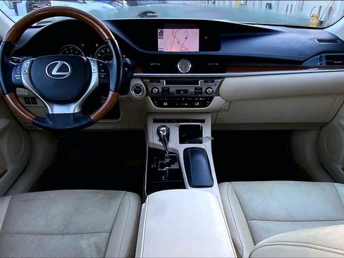 Used 2013 Lexus ES 300h Hybrid w/ Luxury Pkg image 14