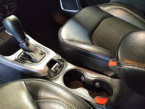 Used 2019 Jeep Compass Latitude image 26