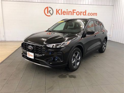 Used 2025 Ford Escape ST-Line w/ Equipment Group 301A image 3