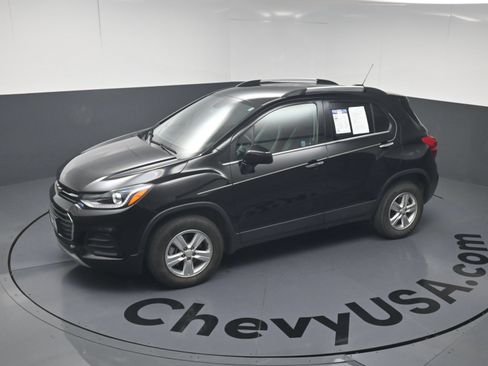 Used 2020 Chevrolet Trax LT w/ LT Convenience Package AWD/4WD image 20