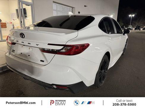 Used 2025 Toyota Camry SE w/ Convenience Package image 4