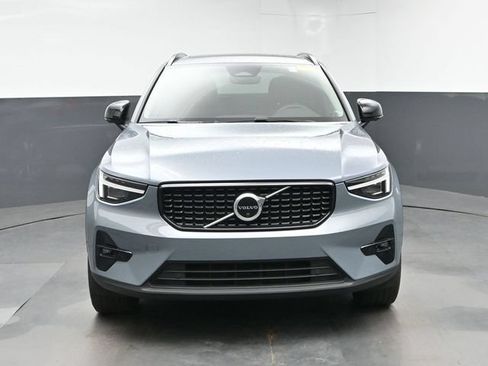 Used 2023 Volvo XC40 B5 Ultimate w/ Protection Package Premier AWD/4WD image 3
