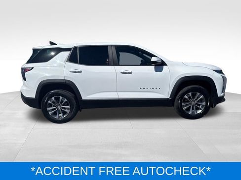 Used 2026 Chevrolet Equinox LT w/ Convenience Package II FWD image 2