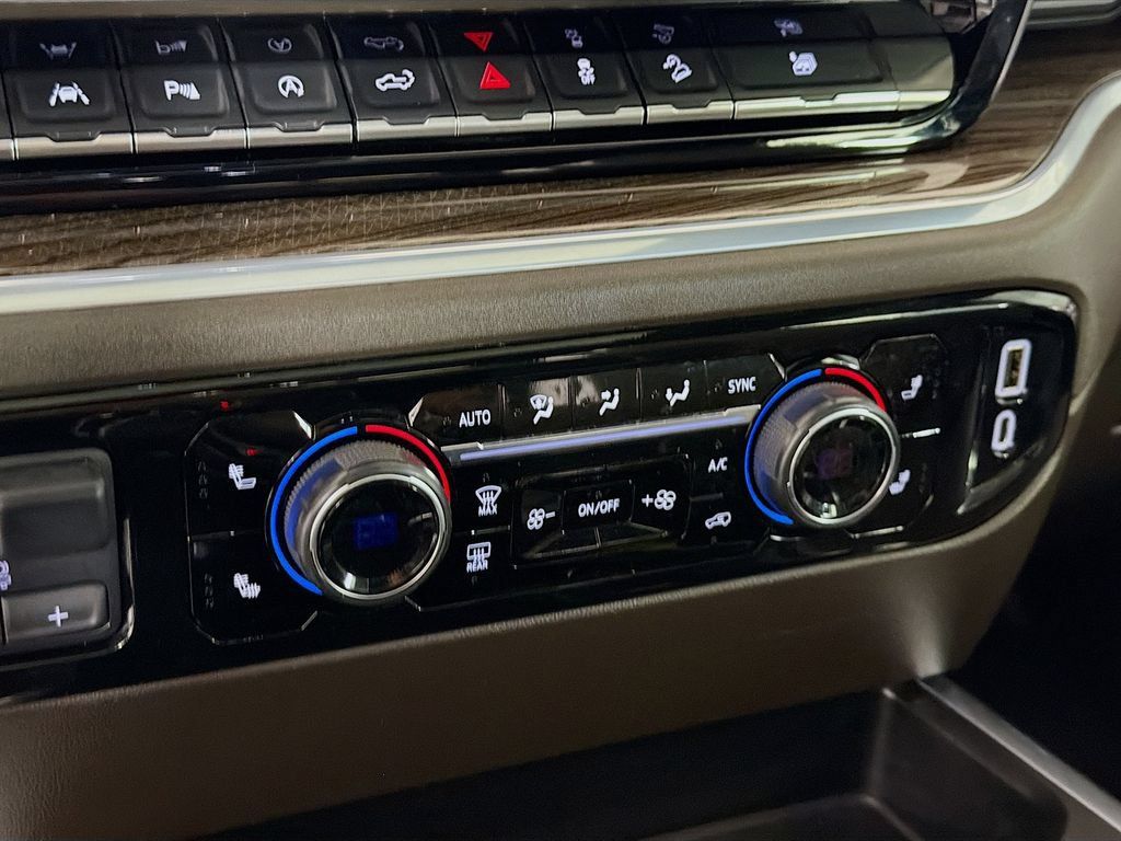 Used 2022 Chevrolet Silverado 1500 LT Trail Boss w/ LT Trail Boss Premium Package AWD/4WD image 17