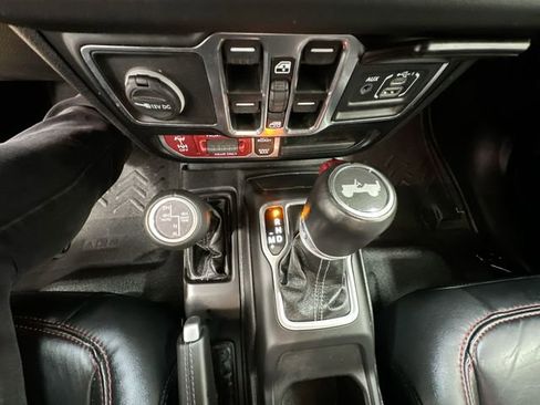 Used 2024 Jeep Wrangler Unlimited Rubicon AWD/4WD image 22