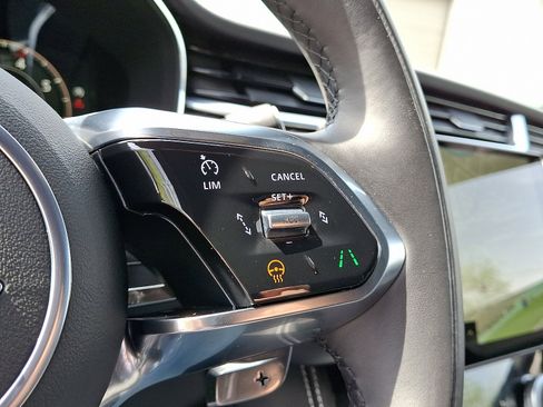 Certified 2025 Jaguar F-PACE R-Dynamic S image 22